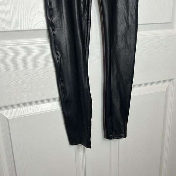 Spanx Faux Leather Leggings Women's Small Black Metallic Slimming Shaping - Picture 7 of 10